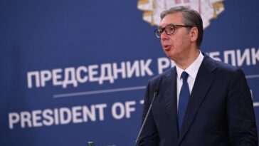 Vučić: Vatrogasci su heroji, sram bilo sve koji ih napadaju
