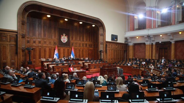 Vanredna sednica Skupštine Srbije: Prva tačka predlog rebalansa budžeta Vanredna sednica Skupštine Srbije: Prva tačka predlog rebalansa budžeta