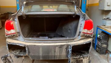 (Foto) Isekao automobil, pa u njega ubacio 22 kg droge! Uhapšen muškarac iz Lazarevca