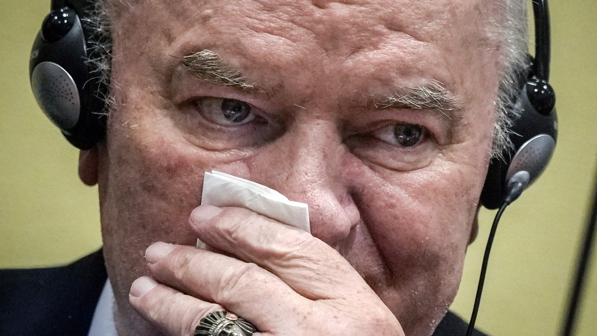 Ovako je Ratko Mladić reagovao kada je osuđen na doživotnu robiju (video)