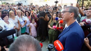 Vučić obilazi Raški okrug, oglasio se o izborima i požarima