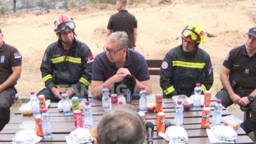 Vučić i Dačić u Deliblatskoj peščari: Posetili područje zahvaćeno požarom (FOTO, VIDEO)