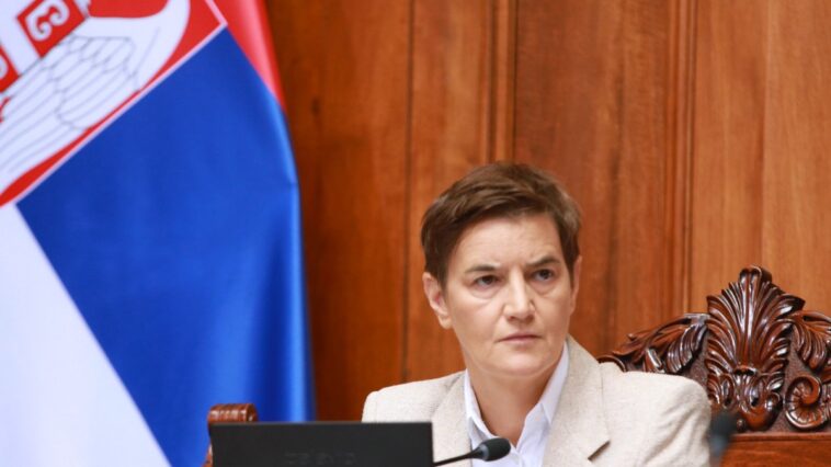 Brnabić: Uvek se na kraju targetira Vučić, a traži više novca za tzv. studentsku listu Brnabić: Uvek se na kraju targetira Vučić, a traži više novca za tzv. studentsku listu