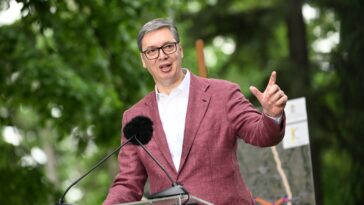 Vučić obilazi radove na brzoj saobraćajnici Vožd Karađorđe