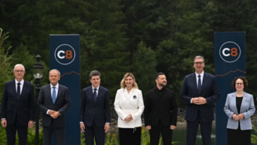 (Video) Vučić u Ukrajini na poziv Zelenskog na samitu Karpatske inicijative