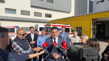 Pavlović osudio nasilje u Nišu i Novom Sadu: Niko ne može da se krije iza svoje titule