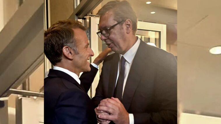 Vučić slučajno sreo Makrona u Njujorku (Foto) Vučić slučajno sreo Makrona u Njujorku (Foto)