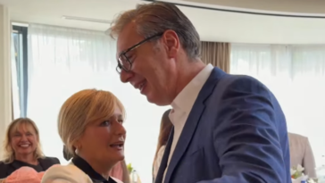 Vučić organizovao koktel za zaposlene u Predsedništvu povodom završetka mandata