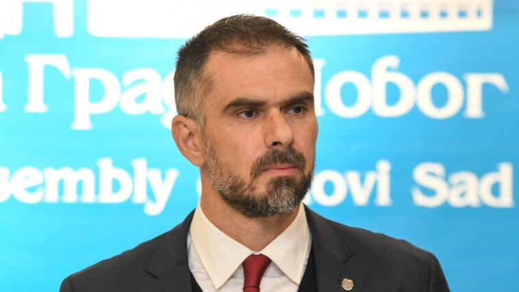Žarko Mićin se oglasio o odluci da se odloži SNS skup u Novom Sadu (Video)