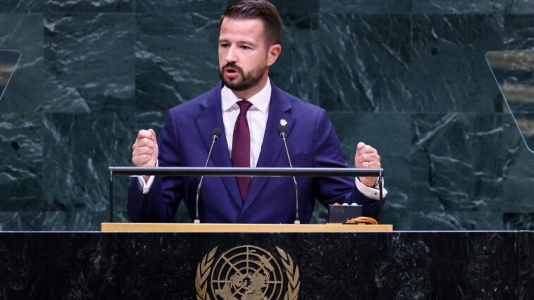 Predsednik bratske Crne Gore bacio otrovnu strelu ka Srbiji tokom govora u UN Predsednik bratske Crne Gore bacio otrovnu strelu ka Srbiji tokom govora u UN