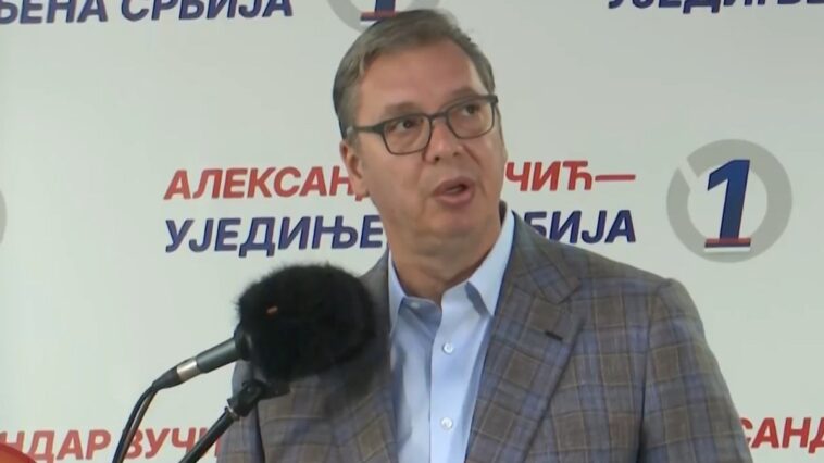 Vučić iz Jagodine: Šta je u glavi čoveka koji onako krvnički udara ženu u glavu Vučić iz Jagodine: Šta je u glavi čoveka koji onako krvnički udara ženu u glavu