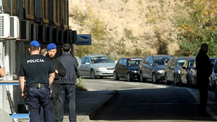 Tzv. kosovska policija uhapsila dvojicu Srba na Jarinju Tzv. kosovska policija uhapsila dvojicu Srba na Jarinju