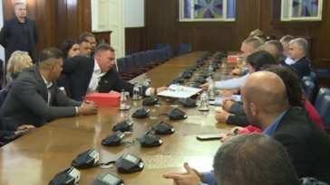 RIK poništio rešenje o proglašenju izborne liste “Ćale,ovo je za tebe–Petar Đurić –Premijer Srbije”