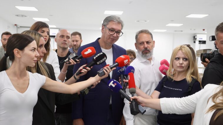 Vučić prokomentarisao cepanje svezaka sa logoom EKSPO i situaciju u Jovinoj Vučić prokomentarisao cepanje svezaka sa logoom EKSPO i situaciju u Jovinoj