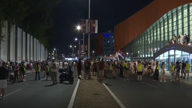 U Beogradu i Novom Sadu šetnje studenata i tzv. zborova povodom 22 meseca od pada nadstrešnice