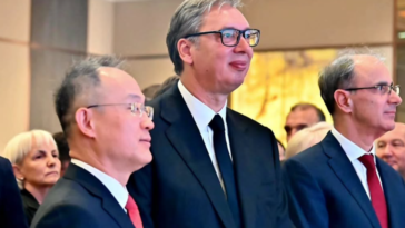 Vučić na prijemu povodom Nacionalnog dana Kine: Živelo čelično prijateljstvo (foto)
