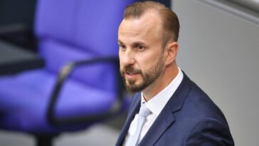 Poslanik AfD-a se oglasio o Kosovu i Srbiji: Krhka država