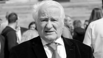 Polaganje urne Dragoljuba Mićunovića u Aleji zaslužnih građana 26. septembra