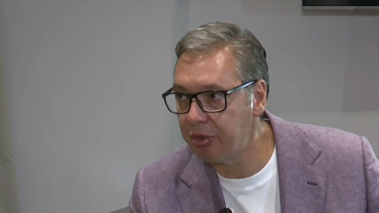 Vučić upozorio šta bi se desilo ako se promeni vlast: Teraće vas da vičete “Za dom spremni”