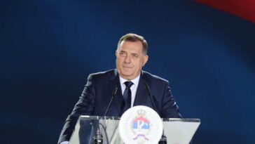Oglasio se Dodik o oskrnavljenoj srpskoj trobojci u Istočnom Sarajevu