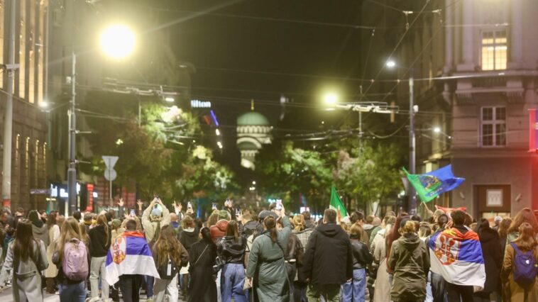 Završeno slavlje studenata na Slaviji: Okupljanja i žurke organizovane u više gradova Završeno slavlje studenata na Slaviji: Okupljanja i žurke organizovane u više gradova
