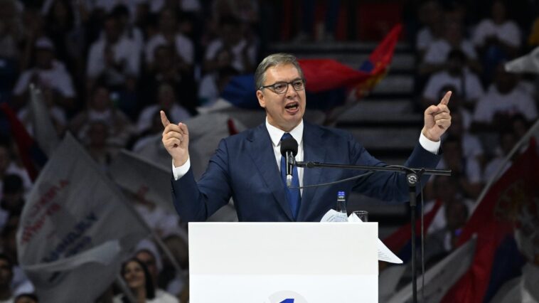 Vučić: Ako dobijem poverenje na izborima, svi će dobiti nove bolnice i domove zdravlja Vučić: Ako dobijem poverenje na izborima, svi će dobiti nove bolnice i domove zdravlja