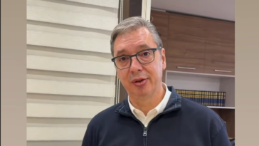 Vučić odneo zastavu Srbije kojom se ogrnuo tokom govora u UN