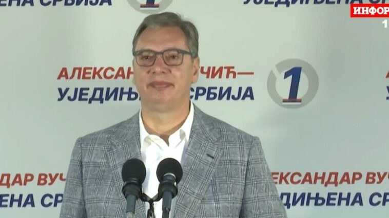 Vučić u Pančevu: Skupilo se njih 90, pa skočili na tri devojke, udarali ih i čupali