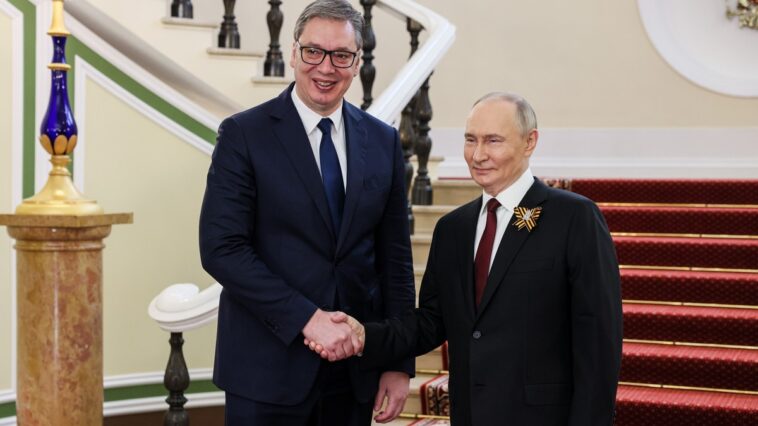 Aleksandar Vučić čestitao rođendan Vladimiru Putinu Aleksandar Vučić čestitao rođendan Vladimiru Putinu
