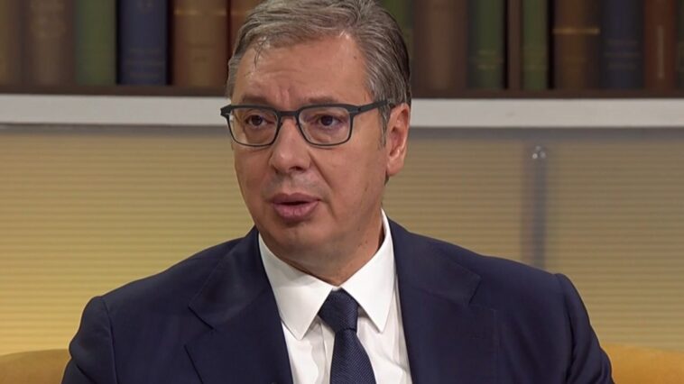 Vučić o zabrani N1 da gostuje kod njih: Danas su mi stavili žutu traku Vučić o zabrani N1 da gostuje kod njih: Danas su mi stavili žutu traku