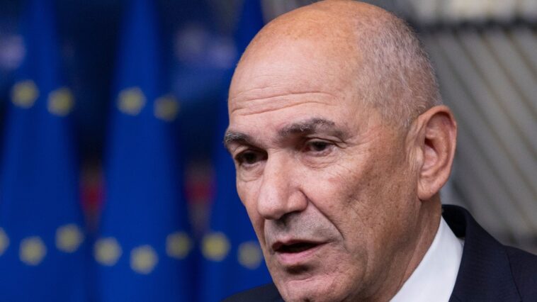 Premijer Slovenije ucenio Srbiju posle izbora? Premijer Slovenije ucenio Srbiju posle izbora?