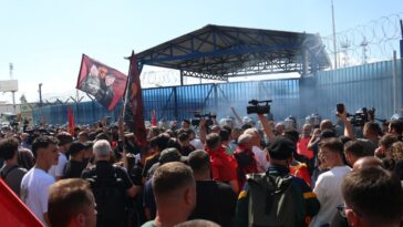 Totalni haos u Prištini: Pristalice tzv. OVK blokirale vladu i skupštinu