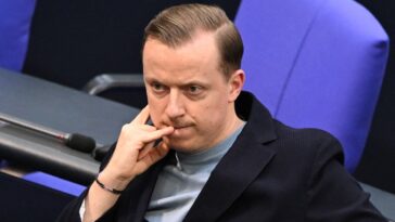 Adisu Ahmetoviću za kog se pričalo da je lobirao protiv Srbije ukinut imunitet