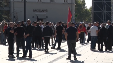 Pristalice tzv. OVK ponovo na ulicama u Prištini, čeka se glasanje o Zakonu o Specijalizovanim većima