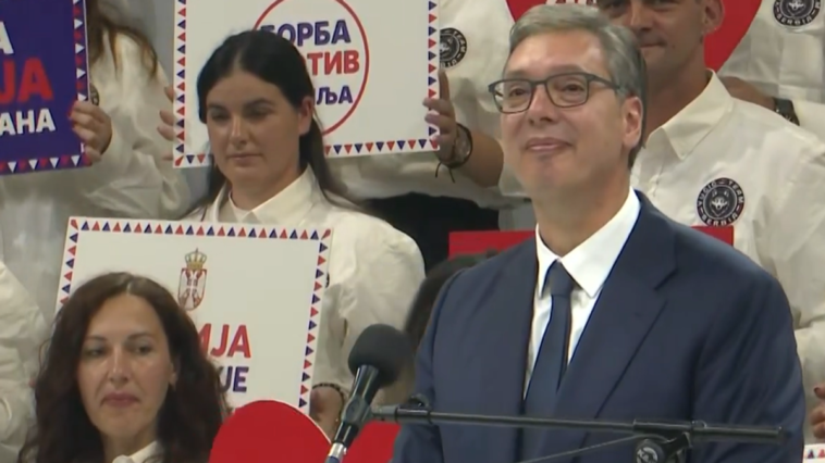 Vučić u Kragujevcu: Velika sila je udarila na našu zemlju