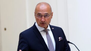 Zagreb od Podgorice traži 2,7 milijardi dolara ili blokira evropski put Crne Gore