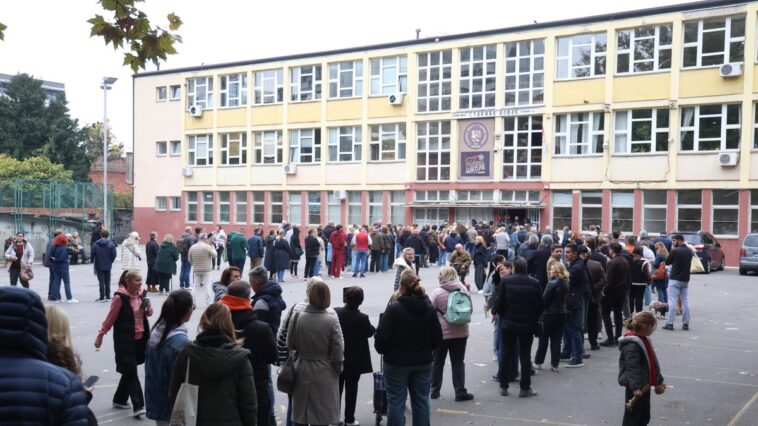 RIK saopštio rezultate izlaznosti do 10 sati: Objavljeni i podaci po regionima RIK saopštio rezultate izlaznosti do 10 sati: Objavljeni i podaci po regionima