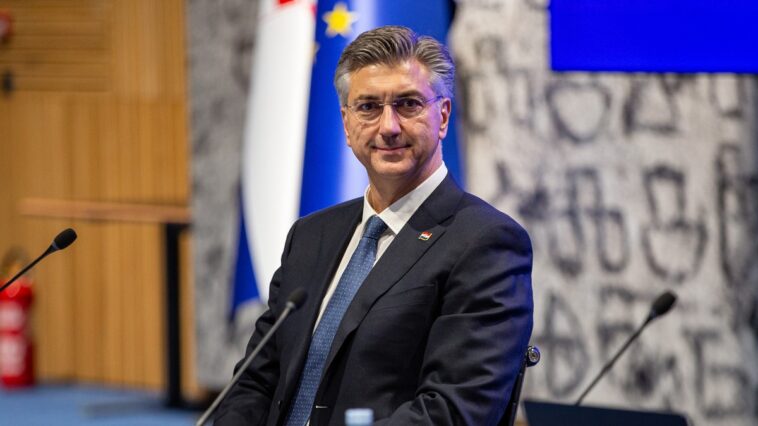 Plenković: Danas ću imati sastanak sa Spajićem, odluke Vlade Crne Gore su u dobrom smeru Plenković: Danas ću imati sastanak sa Spajićem, odluke Vlade Crne Gore su u dobrom smeru