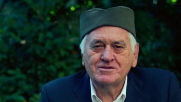 Toma Nikolić sa šajkačom uputio poziv na skup SNS u Kragujevcu (Video)