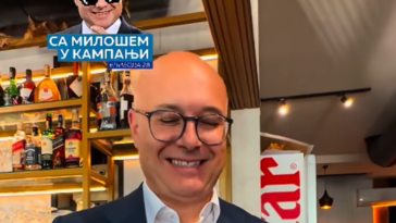 Miloš Vučević u kuhinji, napravio plazma šejk
