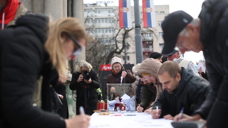 Studenti u blokadi iz Smederevske Palanke objavili spisak osoba od kojih se ograđuju Studenti u blokadi iz Smederevske Palanke objavili spisak osoba od kojih se ograđuju