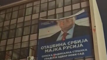 Pristalice Studentske liste upale u prostorije SRS u Novom Sadu, pa skinule transparent sa likom Vojislava Šešelja