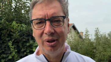 Vučić reagovao na optužbe da je helikopterom išao na miting SNS u Kragujevcu