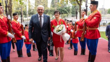 Cveće za Martu Kos: Andrija Mandić se sastao sa komesarkom za proširenje EU