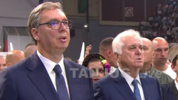 Tomislav Nikolić na skupu SNS u Kragujevcu: Bore se protiv Vučića, ne za Srbiju