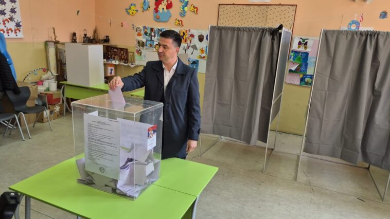 Pavlović: Siguran sam da će građani glasati za one koji Srbiju vode u bolju budućnost Pavlović: Siguran sam da će građani glasati za one koji Srbiju vode u bolju budućnost